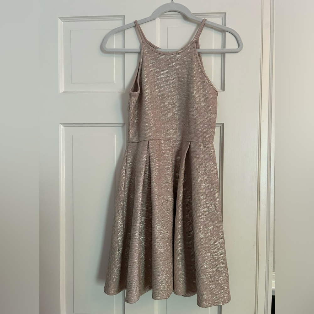 Glimmery gold dress!
